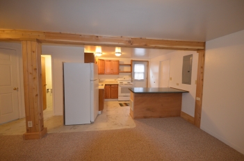 605 1/2 E 14th St *Utilities Included*